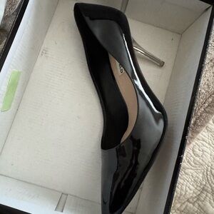 Elegant Black Women's Pumps